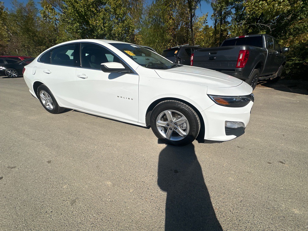 2021 Chevrolet Malibu Image 3