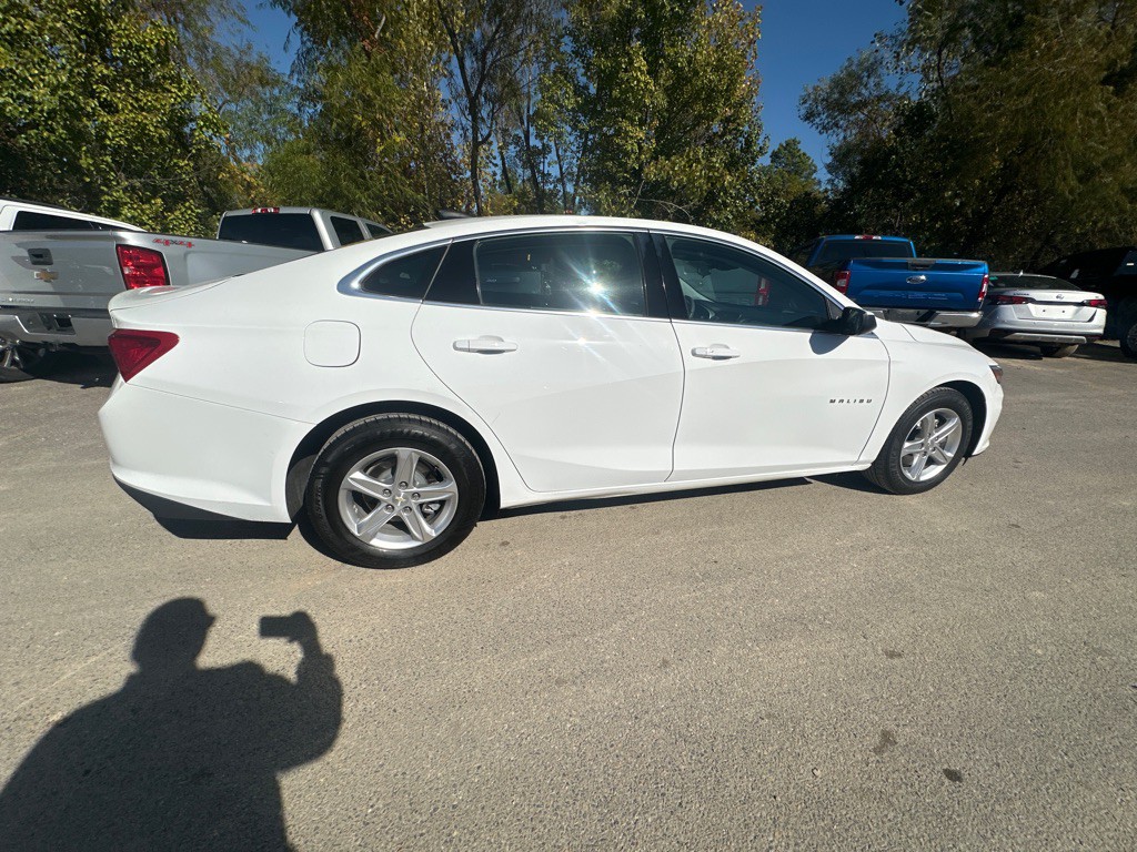 2021 Chevrolet Malibu Image 4