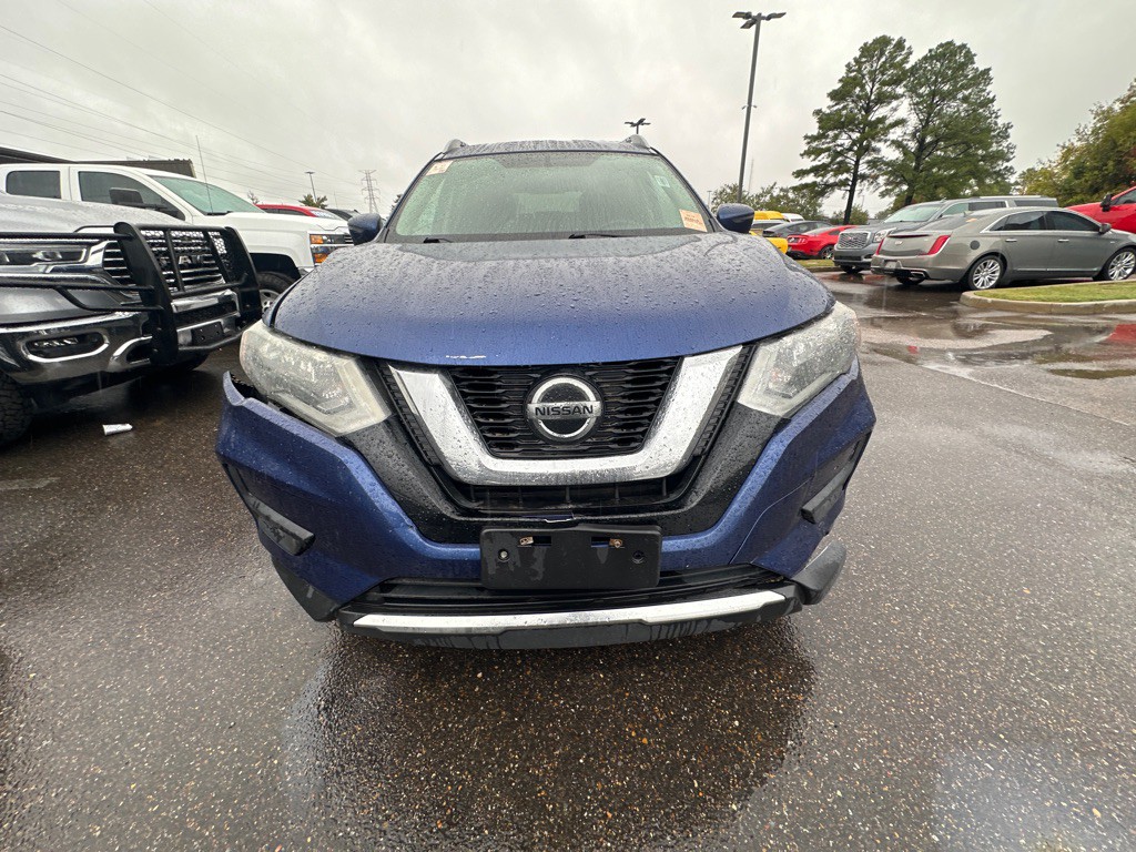 2018 Nissan Rogue Image 2