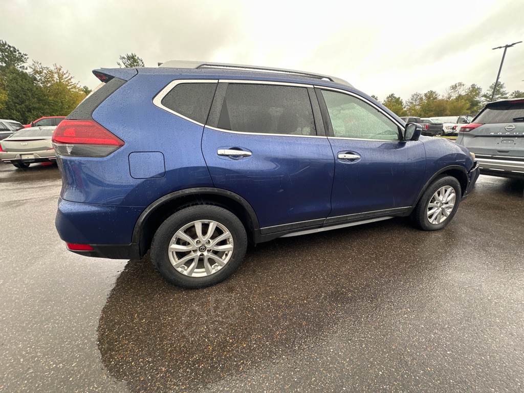 2018 Nissan Rogue Image 4