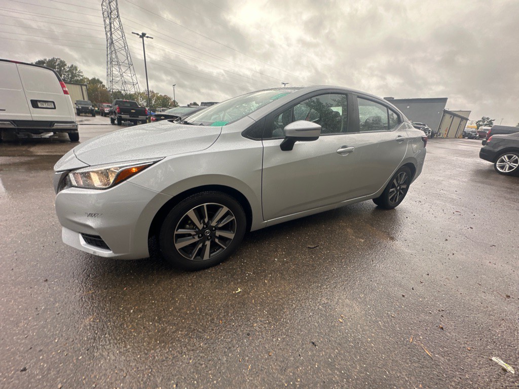 2021 Nissan Versa Image 1