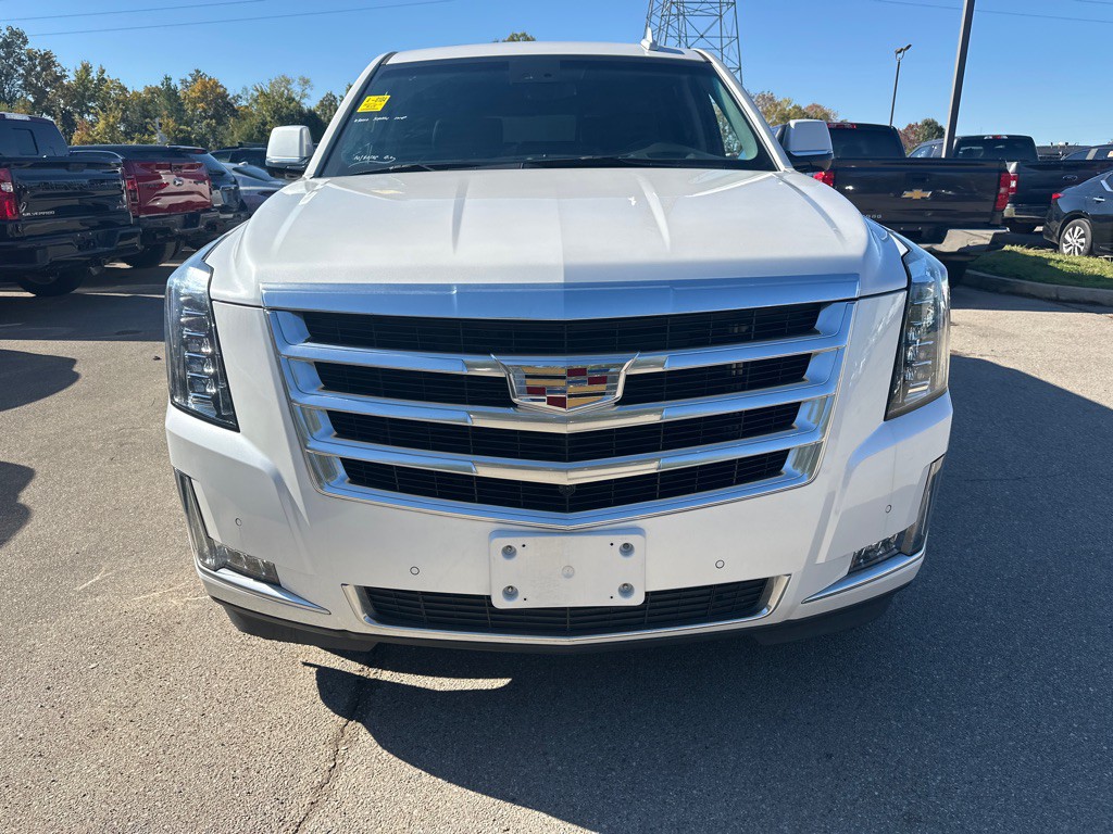 2017 Cadillac Escalade Image 2