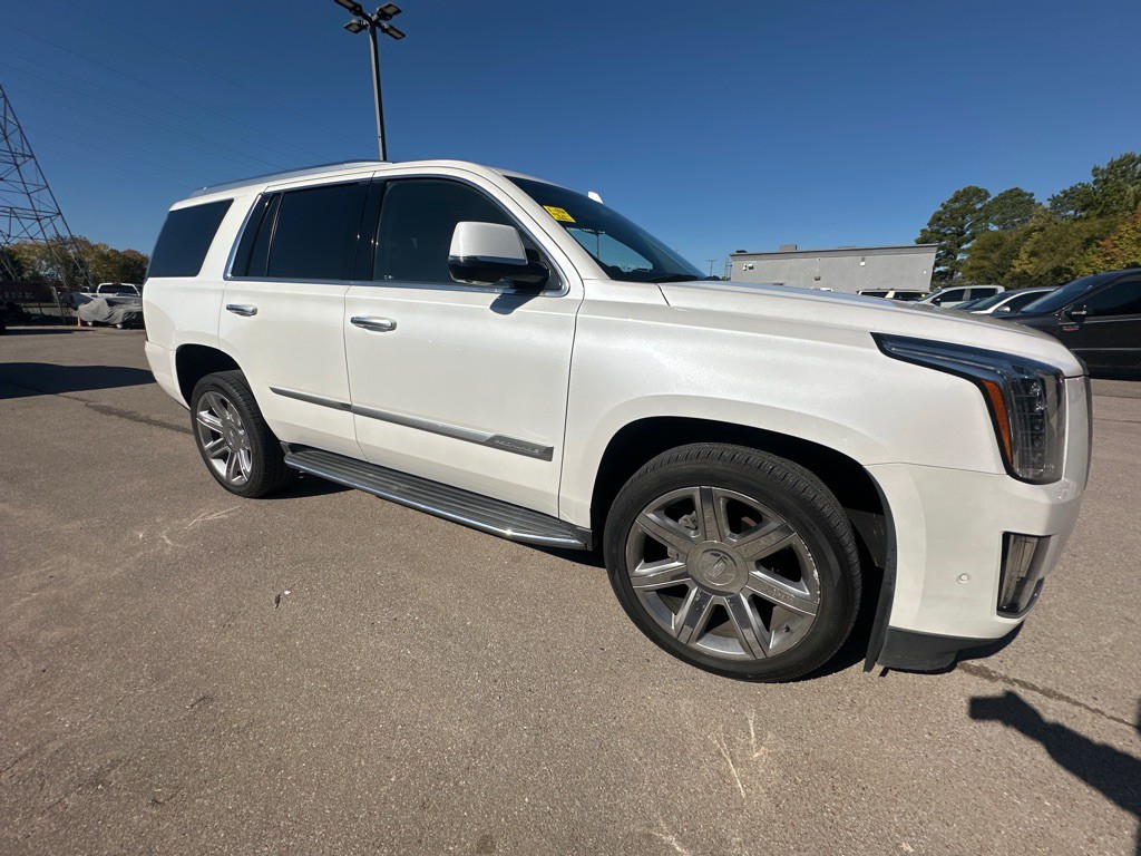 2017 Cadillac Escalade Image 3