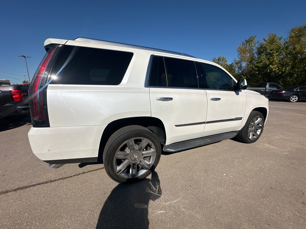 2017 Cadillac Escalade Image 4