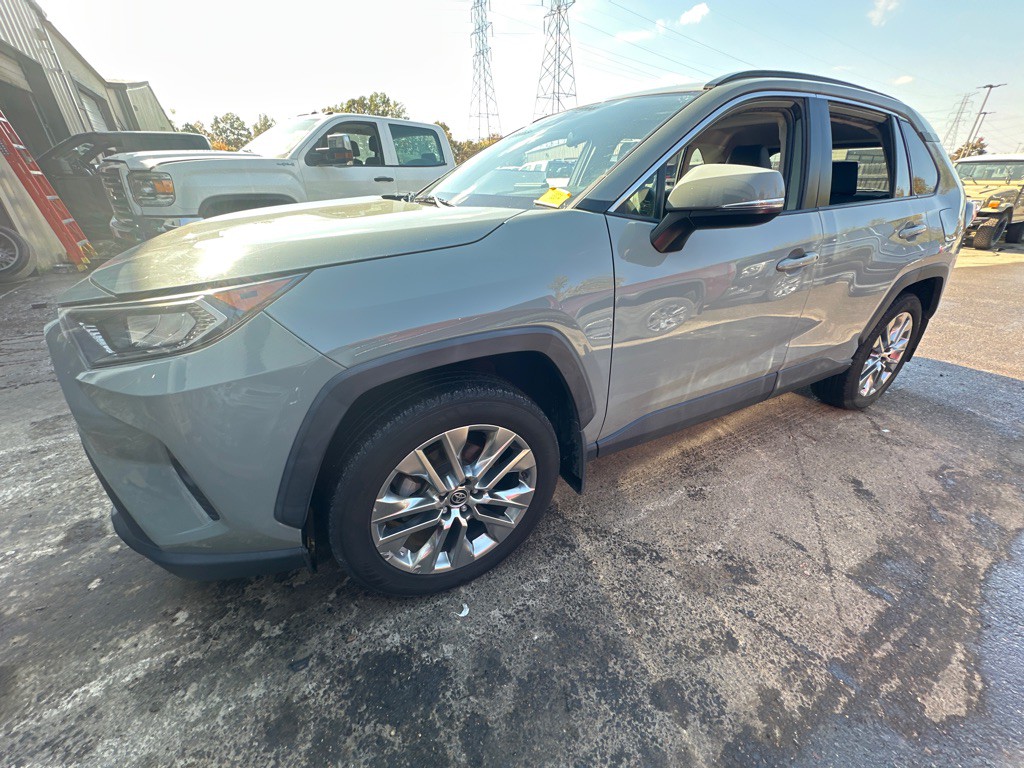 2020 Toyota Rav4 Image 1