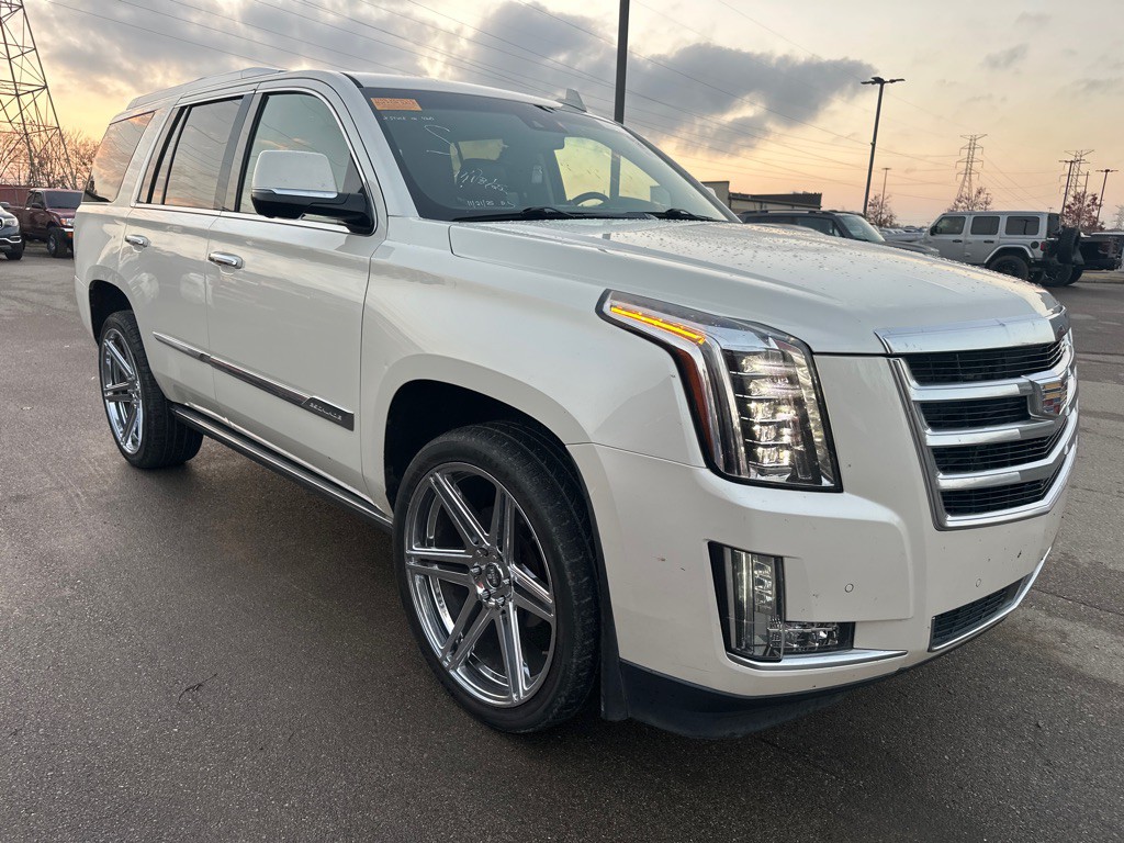 2015 Cadillac Escalade Image 3