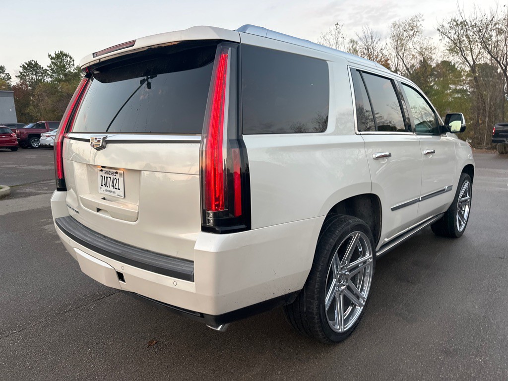 2015 Cadillac Escalade Image 4