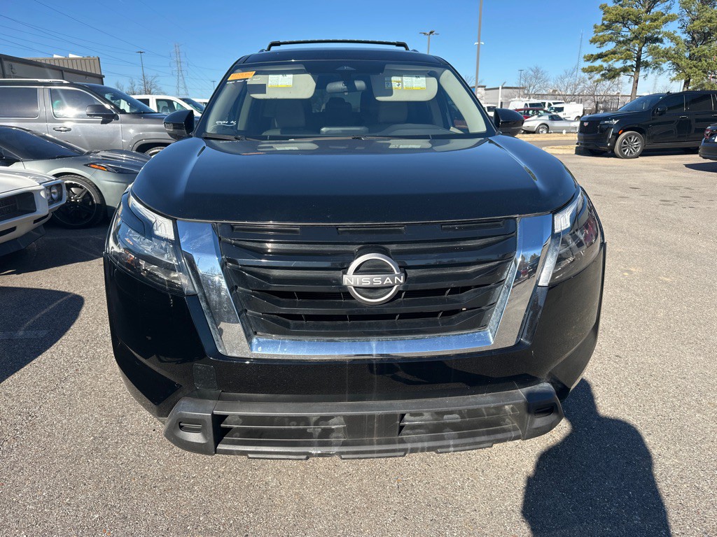 2023 Nissan Pathfinder Image 2