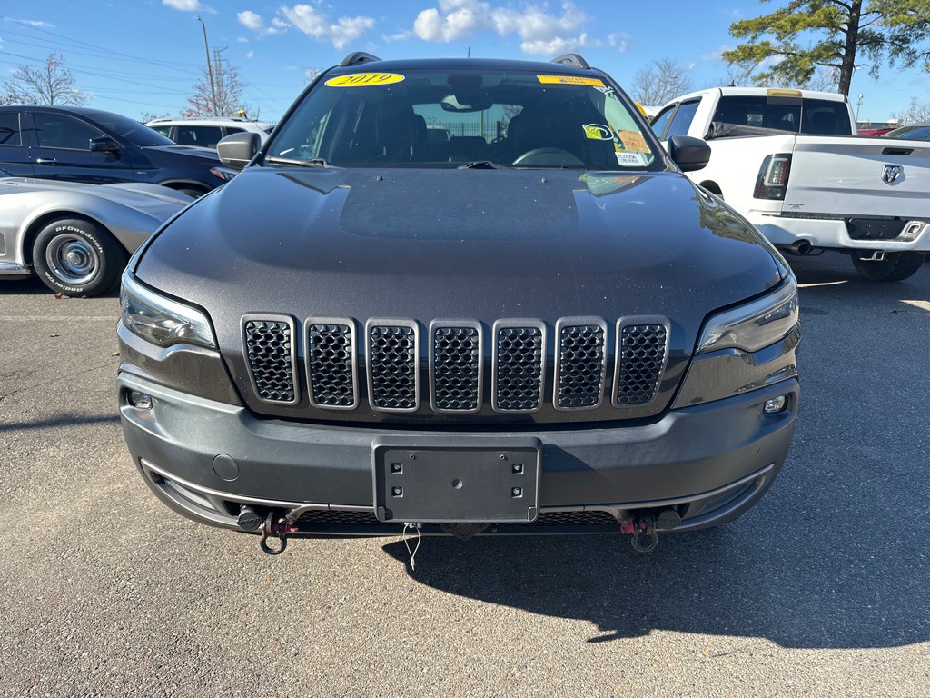 2019 Jeep Cherokee Image 2
