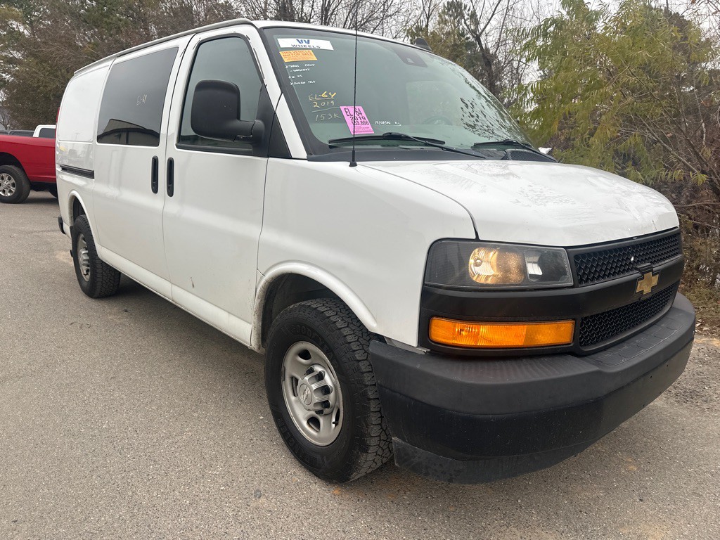 2019 Chevrolet Express Image 3