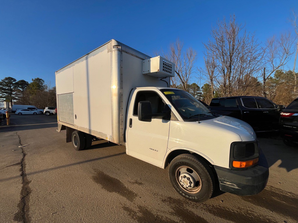 2016 Chevrolet Express Image 5