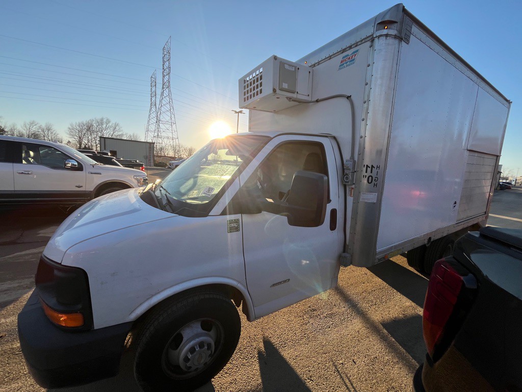 2016 Chevrolet Express Image 7