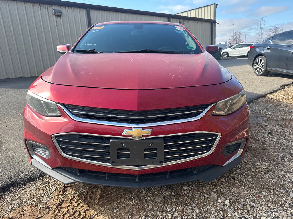 2016 Chevrolet Malibu Image 2