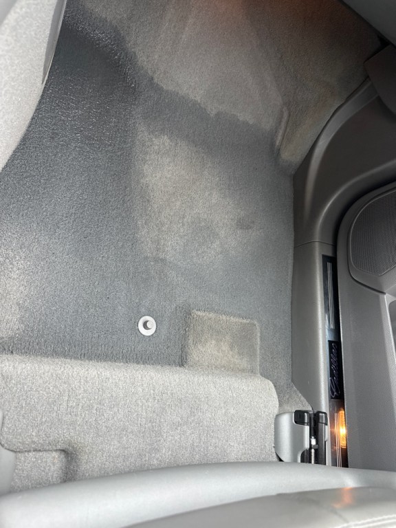 2011 Cadillac SRX Image 16