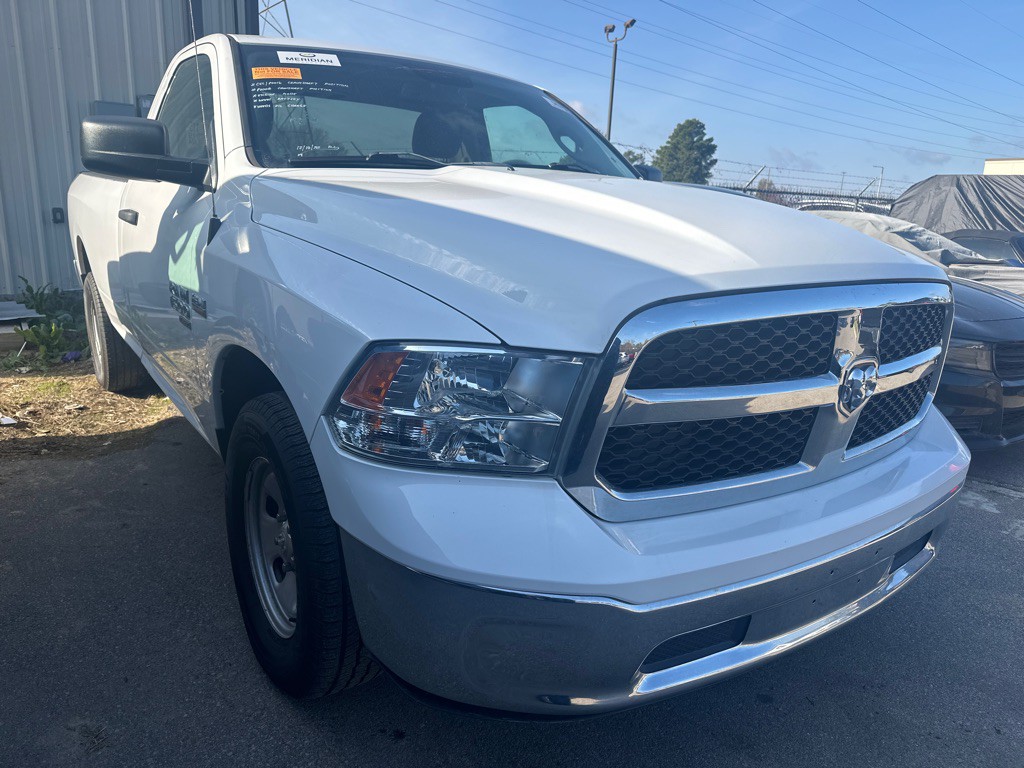 2019 RAM 1500 Image 3