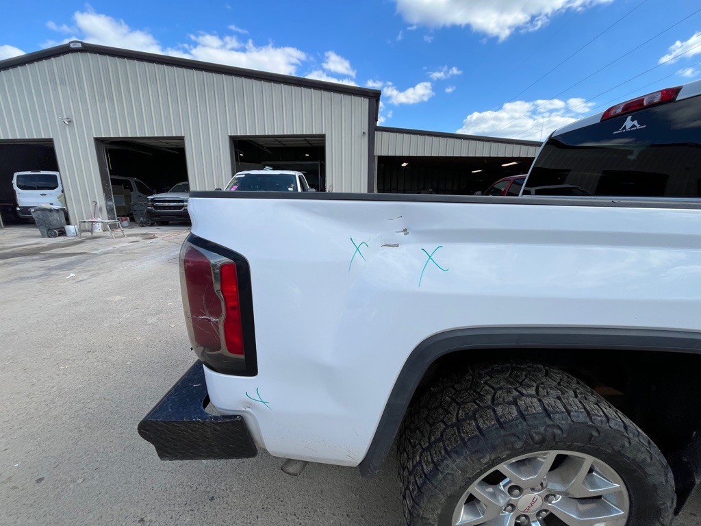 2018 GMC Sierra Image 4