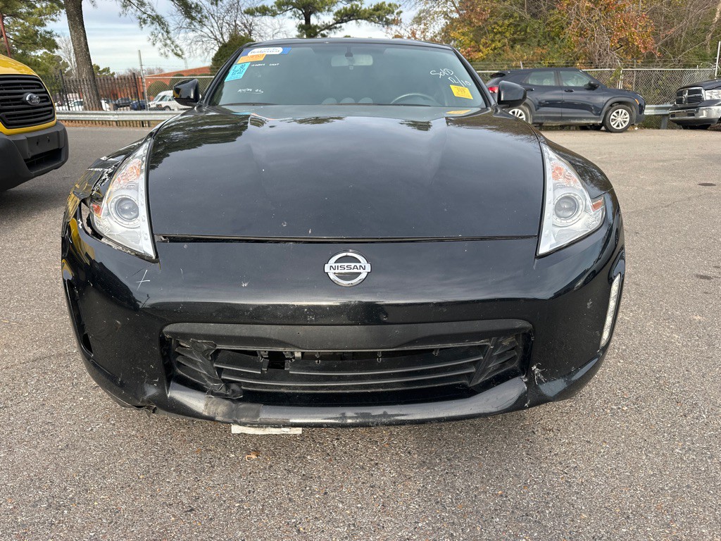 2017 Nissan 370Z Image 2