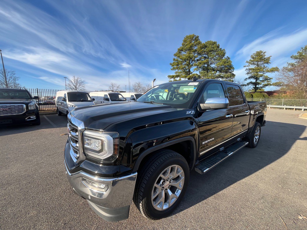 2018 GMC Sierra Image 2