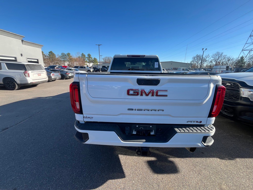 2022 GMC Sierra Image 2