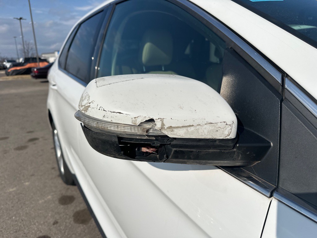 2020 Ford Edge Image 9