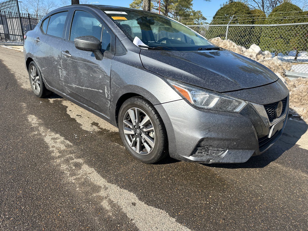 2021 Nissan Versa Image 3