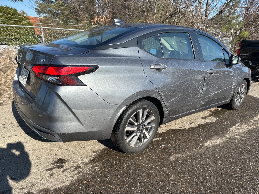 2021 Nissan Versa Image 4