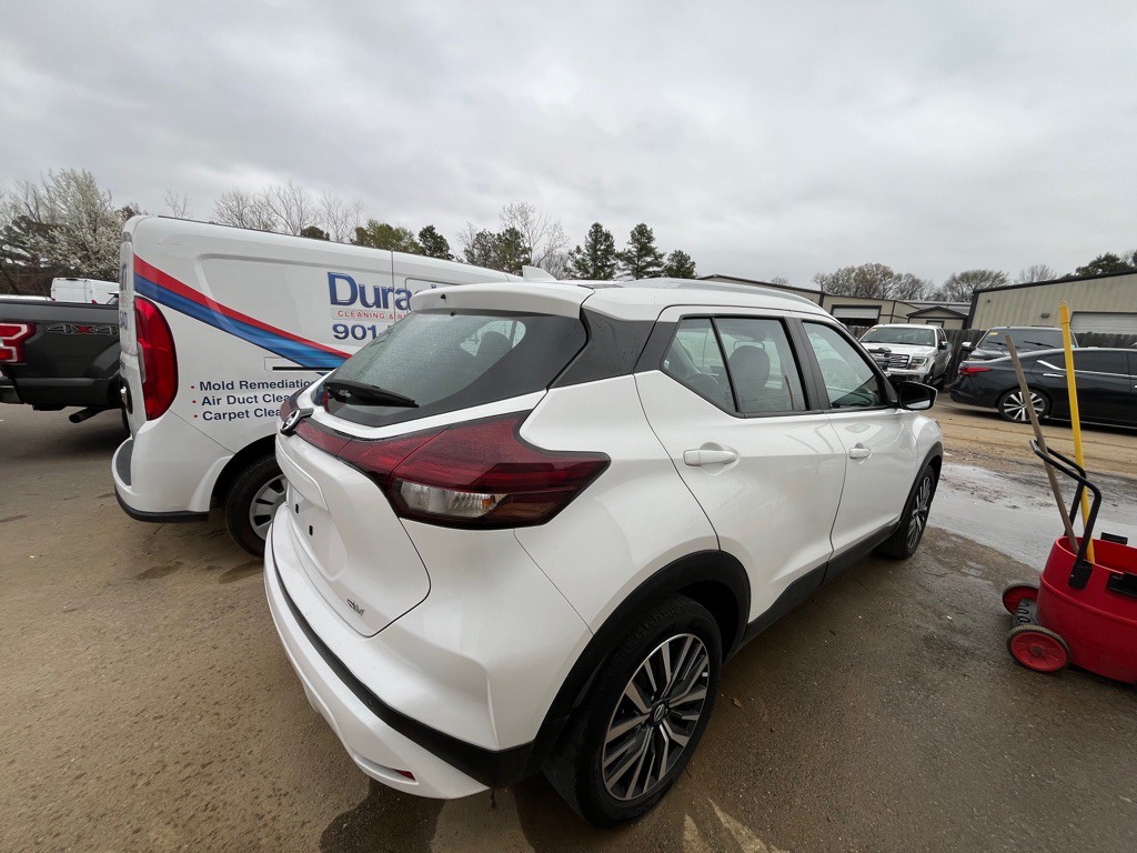 2021 Nissan Kicks Image 2