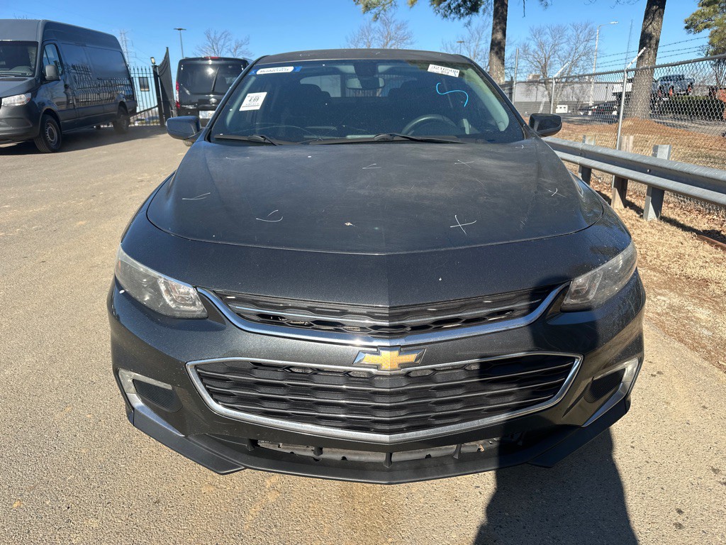 2017 Chevrolet Malibu Image 2