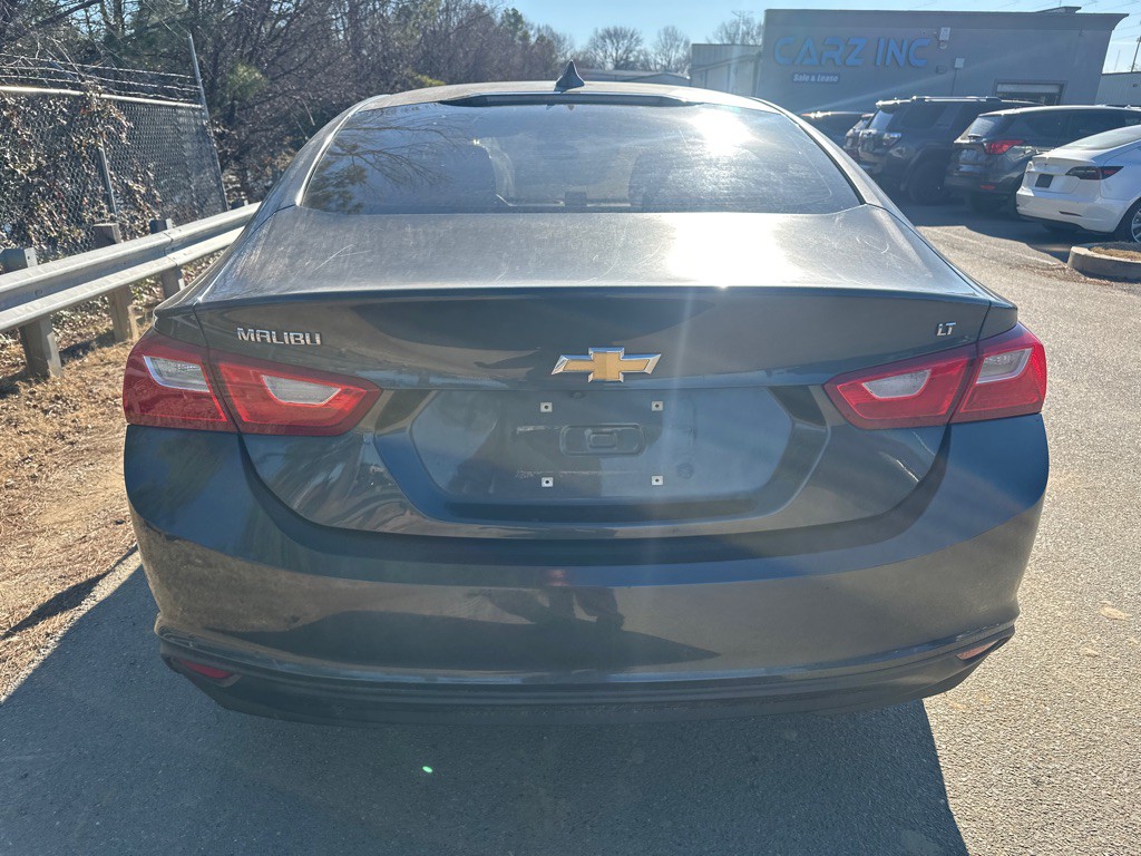 2017 Chevrolet Malibu Image 5
