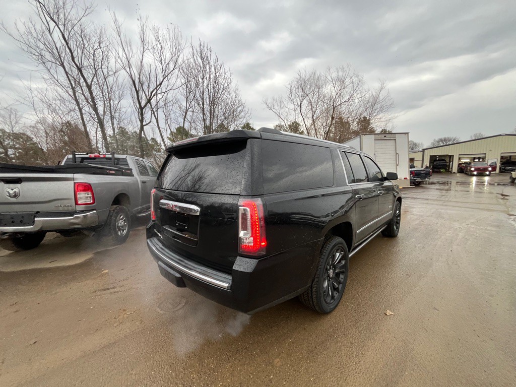 2015 GMC Yukon Image 3