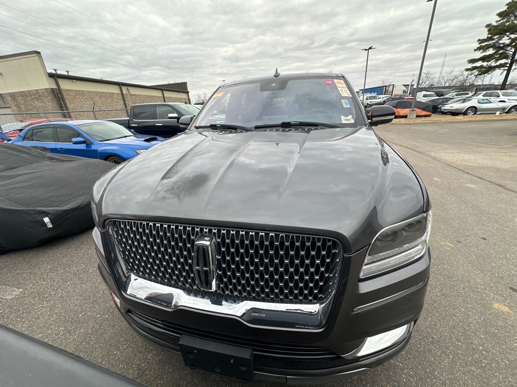 2018 Lincoln Navigator Image 2