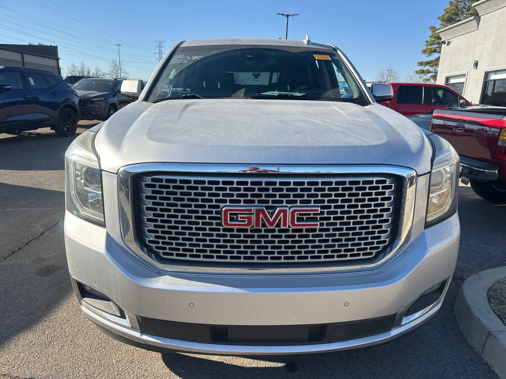 2017 GMC Yukon Image 2