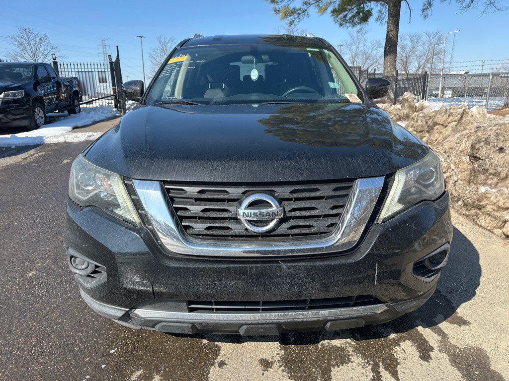 2019 Nissan Pathfinder Image 2