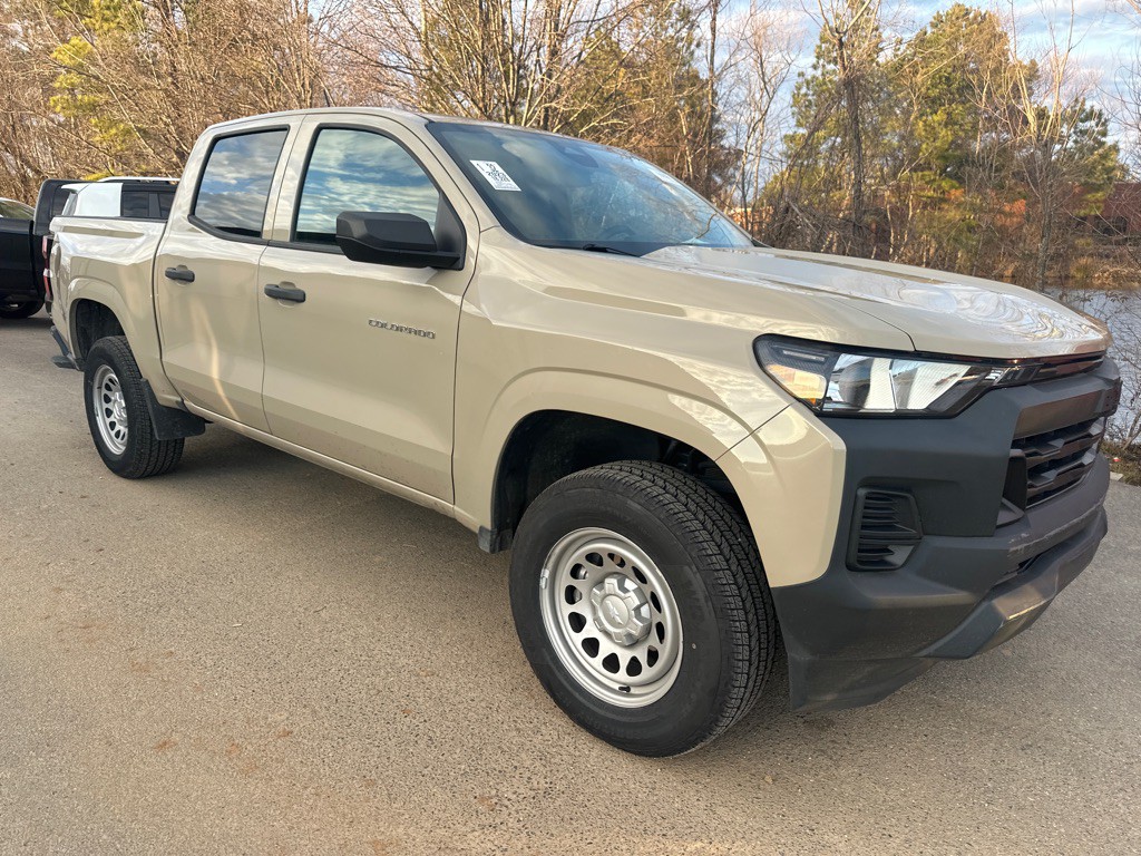 2023 Chevrolet Colorado Image 3