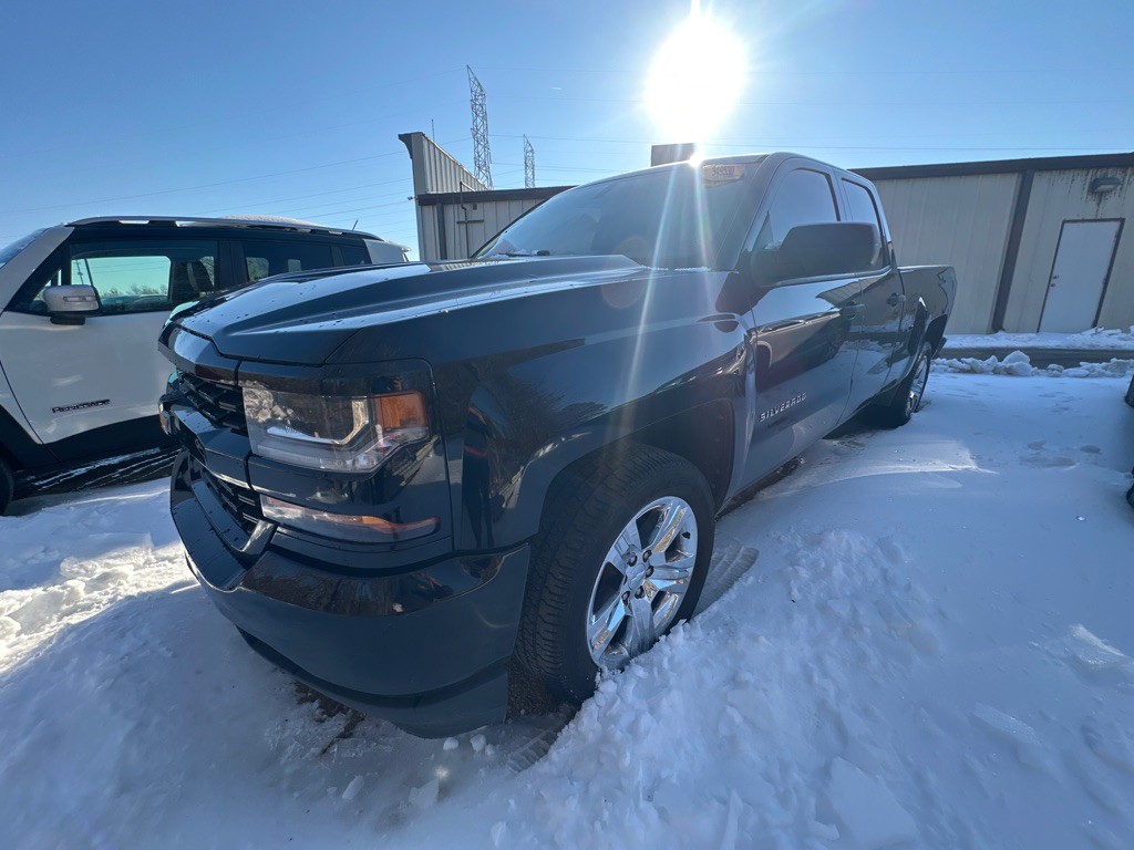 2017 Chevrolet Silverado 1500 Image 1
