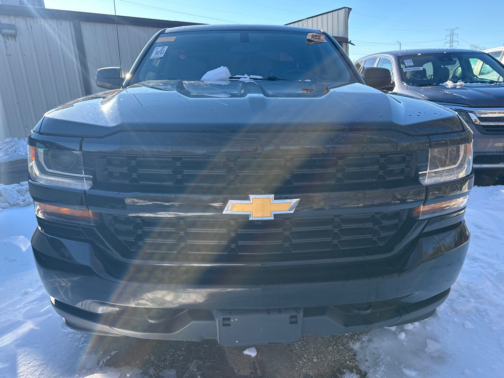 2017 Chevrolet Silverado 1500 Image 2