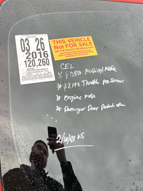 2016 Dodge Challenger Image 1