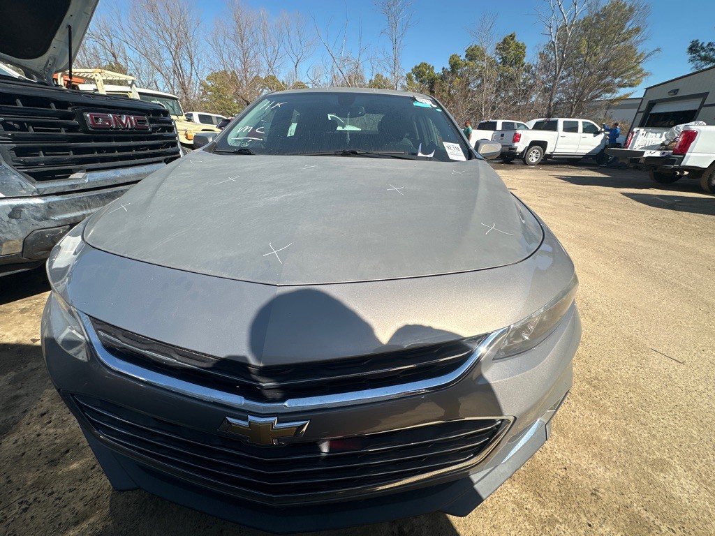 2018 Chevrolet Malibu Image 2