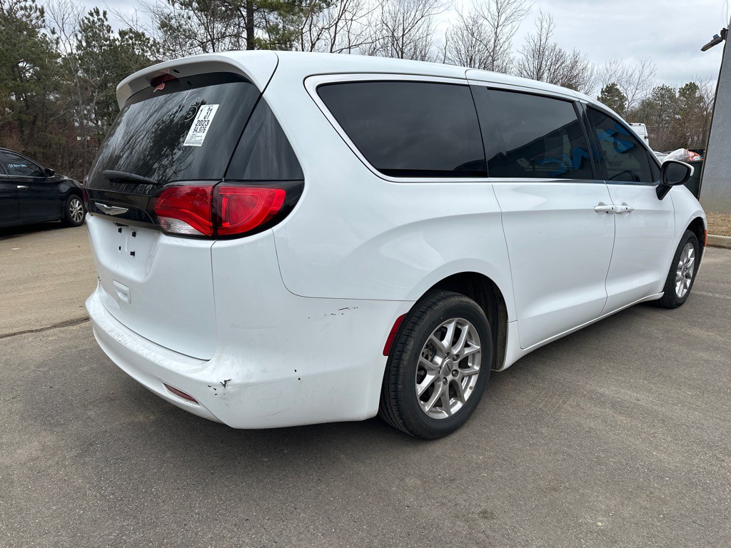2023 Chrysler Voyager Image 4