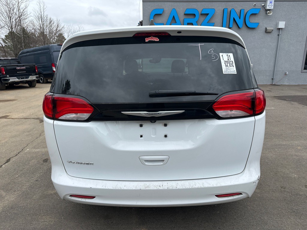 2023 Chrysler Voyager Image 5