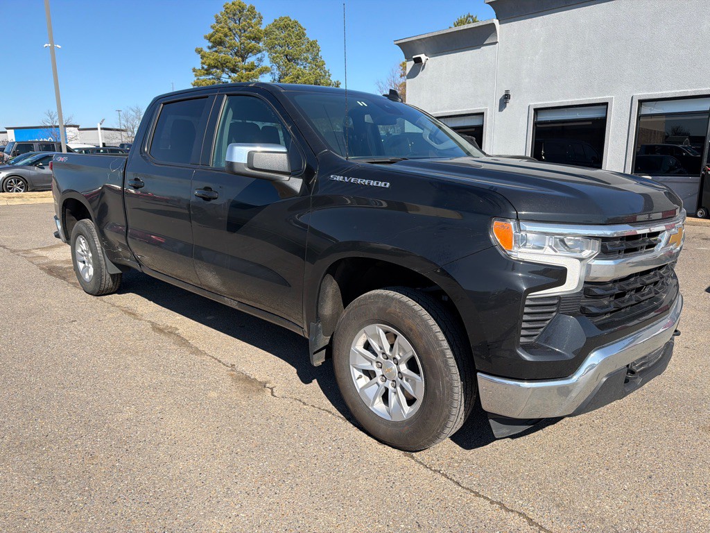 2023 Chevrolet Silverado 1500 Image 3