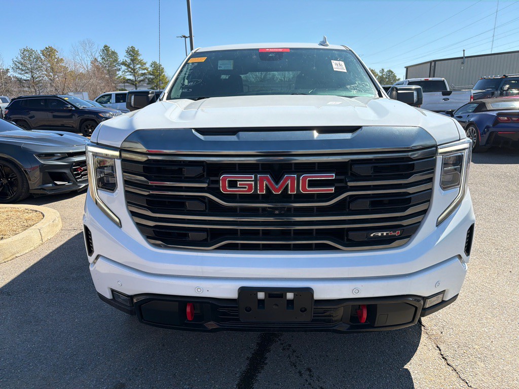 2023 GMC Sierra Image 2