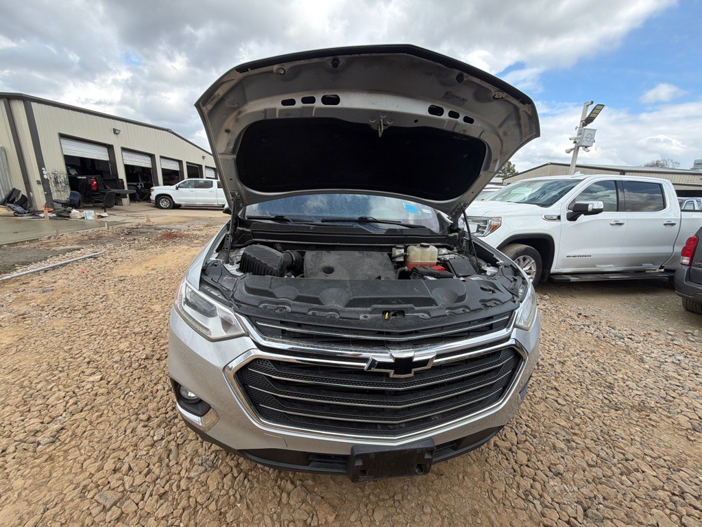 2018 Chevrolet Traverse Image 2