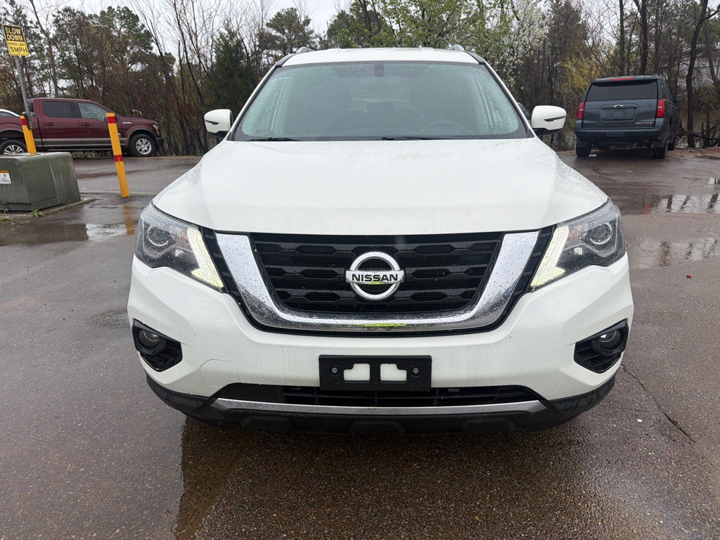 2020 Nissan Pathfinder Image 2