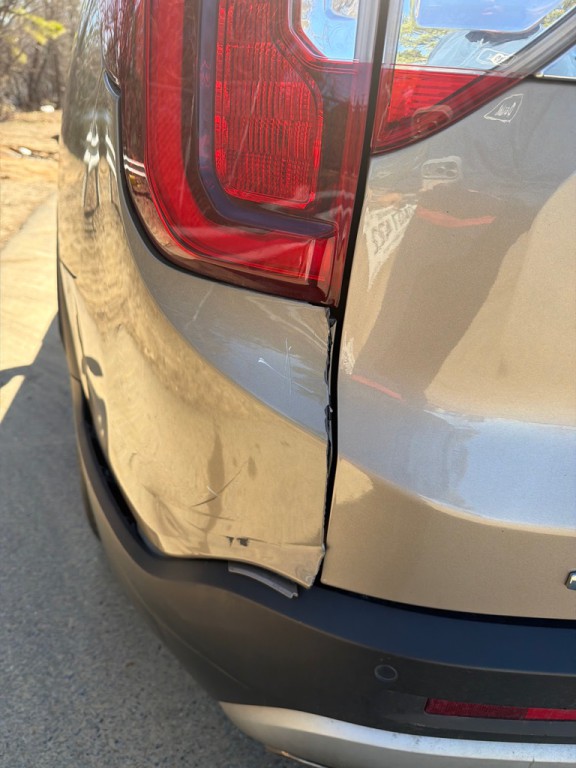 2022 GMC Acadia Image 12