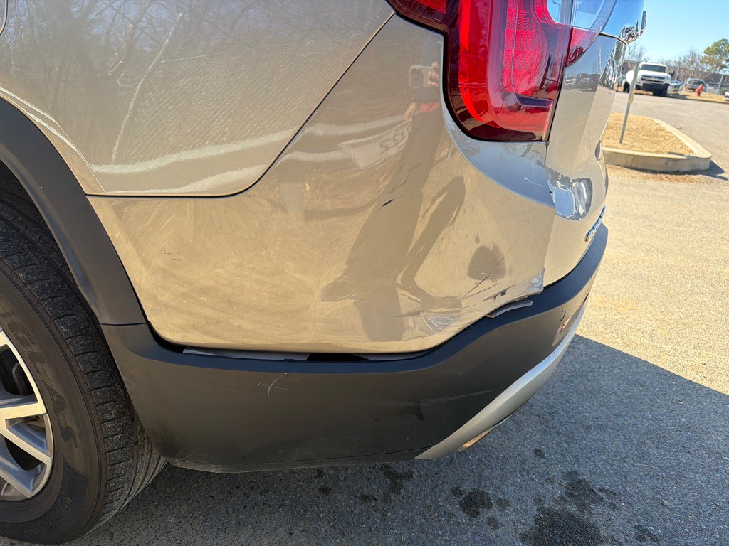 2022 GMC Acadia Image 13