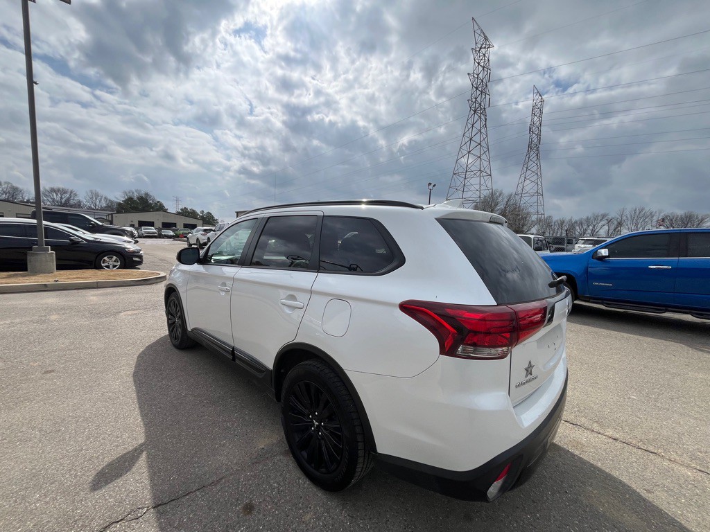 2020 Mitsubishi Outlander Image 4