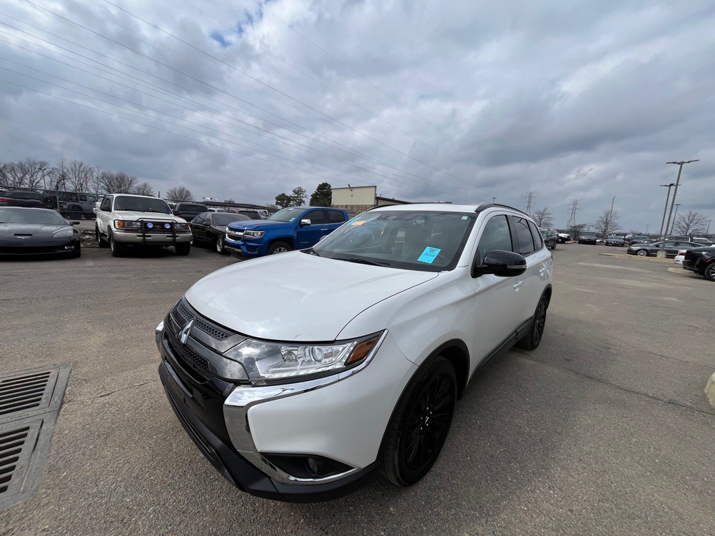 2020 Mitsubishi Outlander Image 5