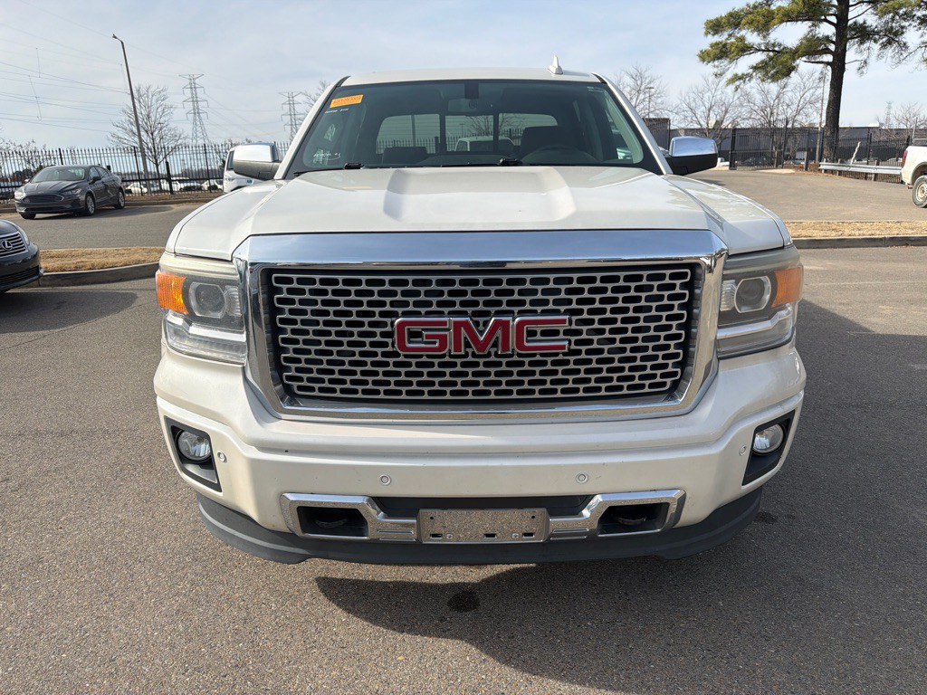 2015 GMC Sierra Image 2