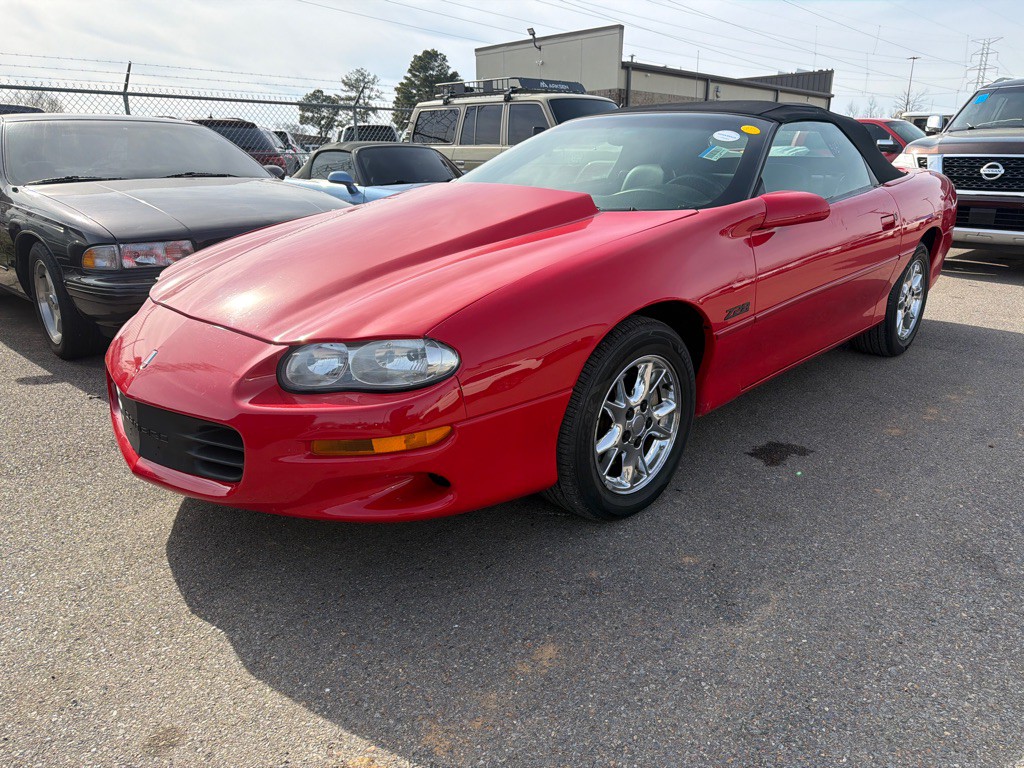 2002 Chevrolet Camaro Image 1